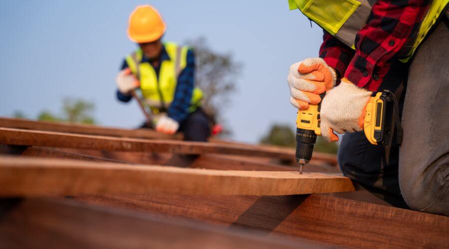 Expert flood damage restoration services in Kirtland Afb, NM
